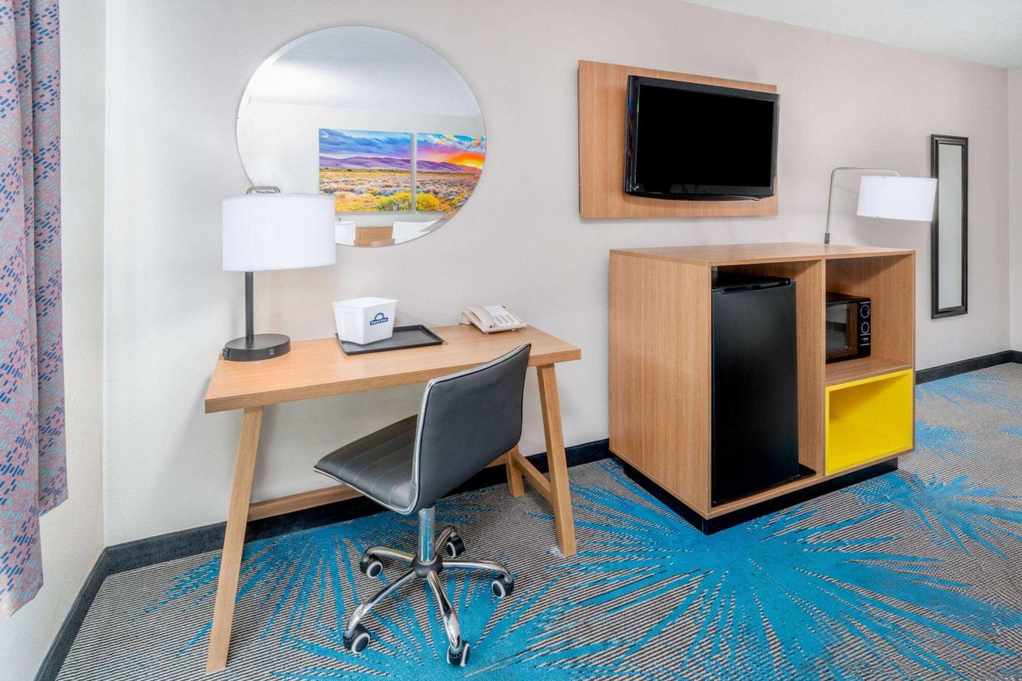 Days Inn By Wyndham Los Lunas Exterior foto