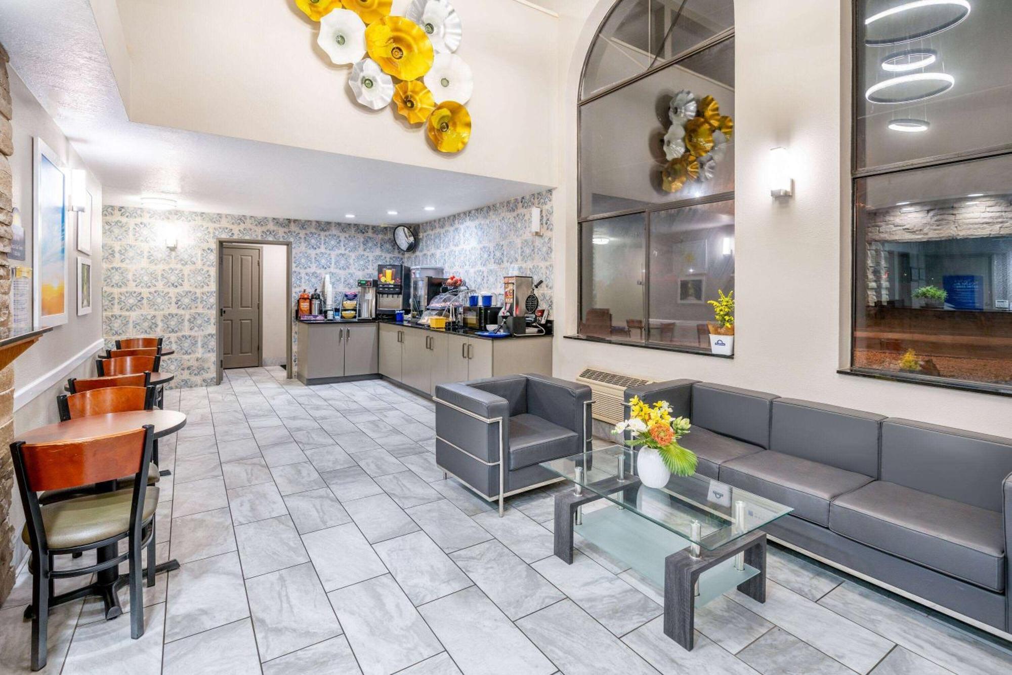 Days Inn By Wyndham Los Lunas Exterior foto